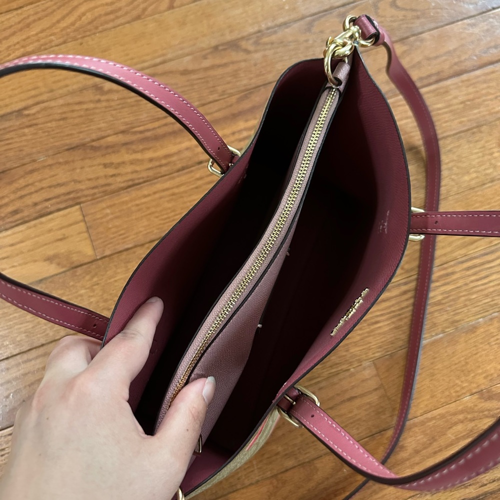 Coach Heart Mollie Tote Bag — excellent condition - Picture 3 of 10